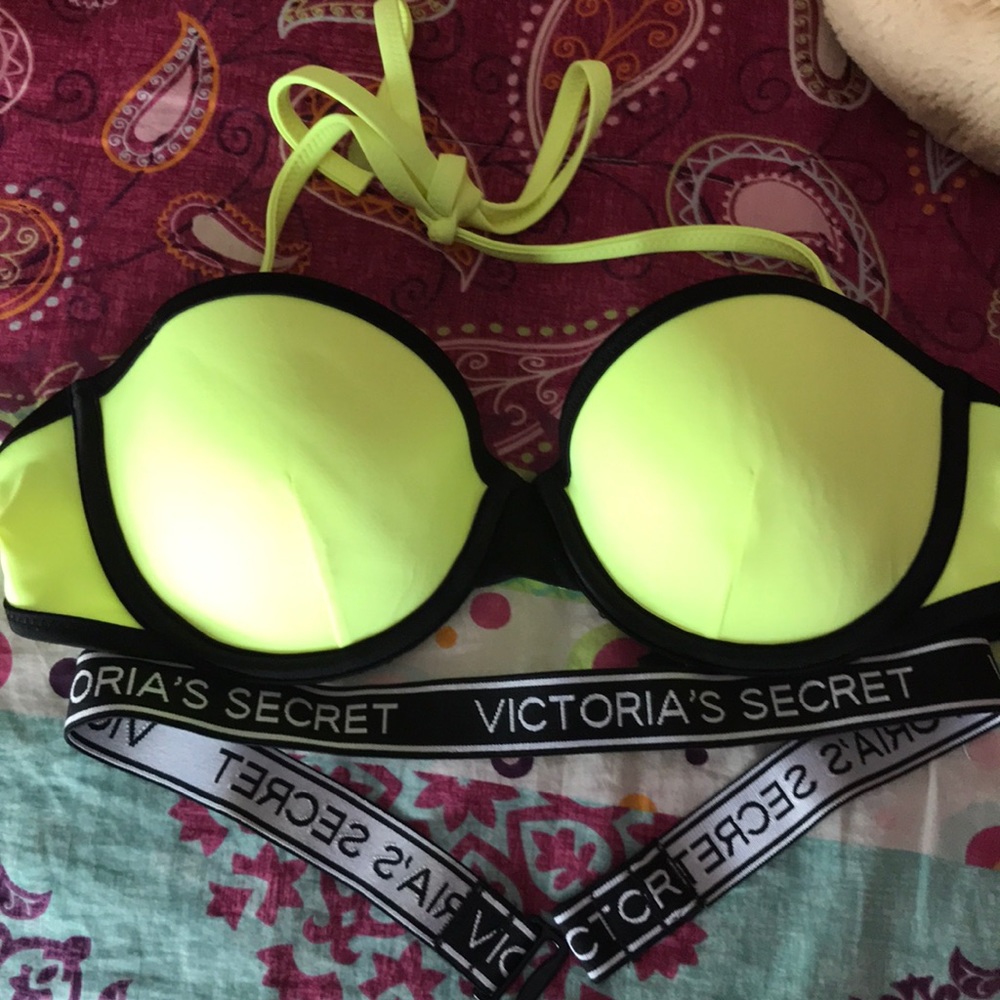 NWOT VS bikini top